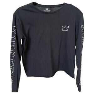 Tbar Limited “Queen” in Russian Black Cropped Long Sleeve Graphic Tee - S